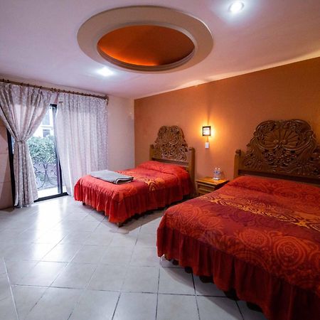 Hotel El Angel Taxco エクステリア 写真