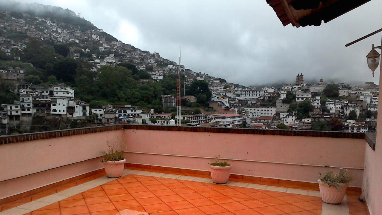 Hotel El Angel Taxco エクステリア 写真