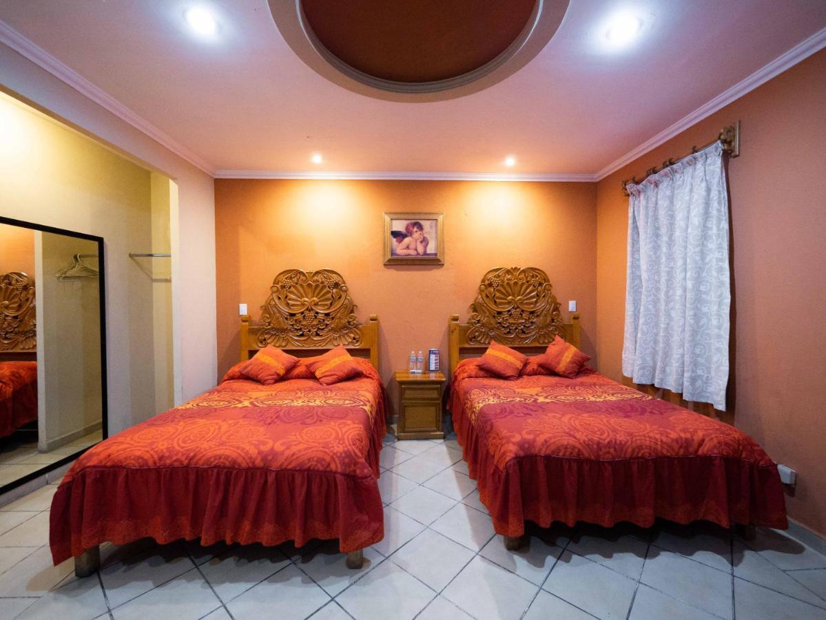 Hotel El Angel Taxco エクステリア 写真