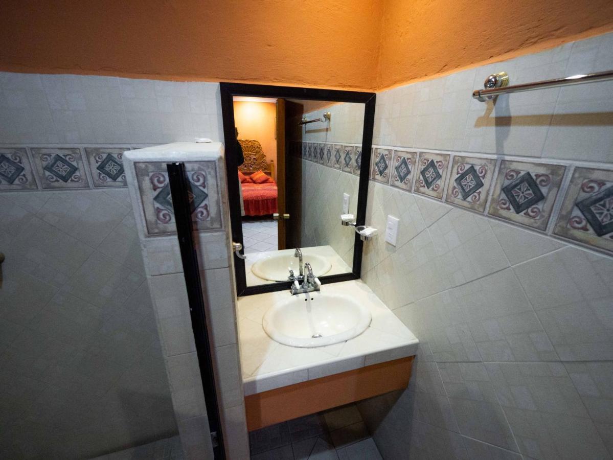 Hotel El Angel Taxco エクステリア 写真
