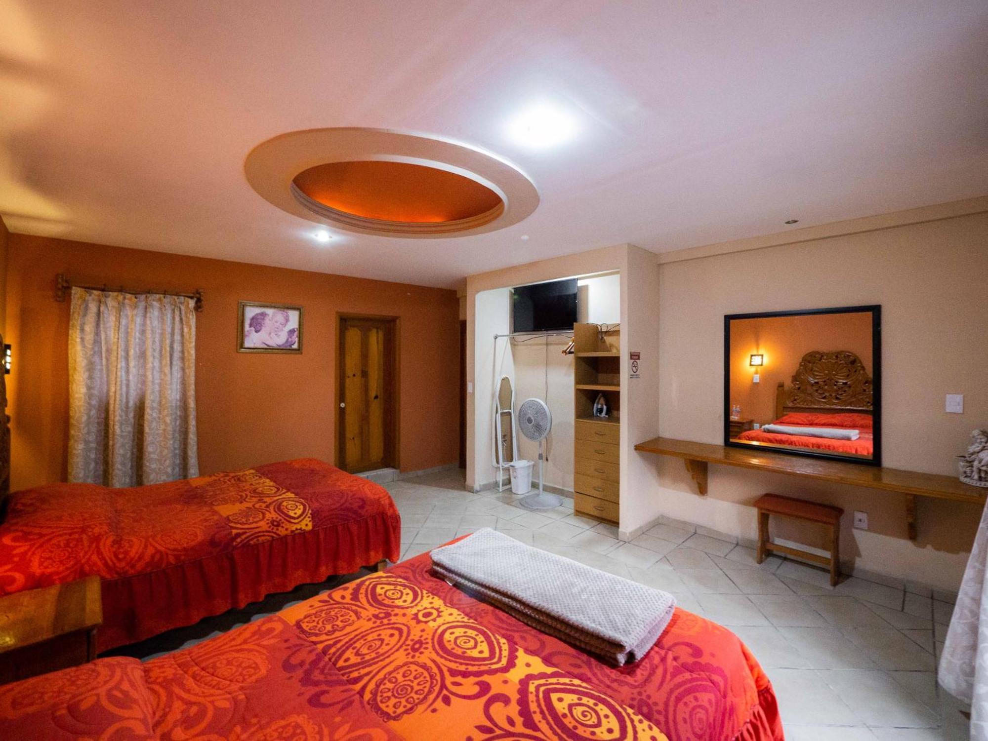 Hotel El Angel Taxco エクステリア 写真